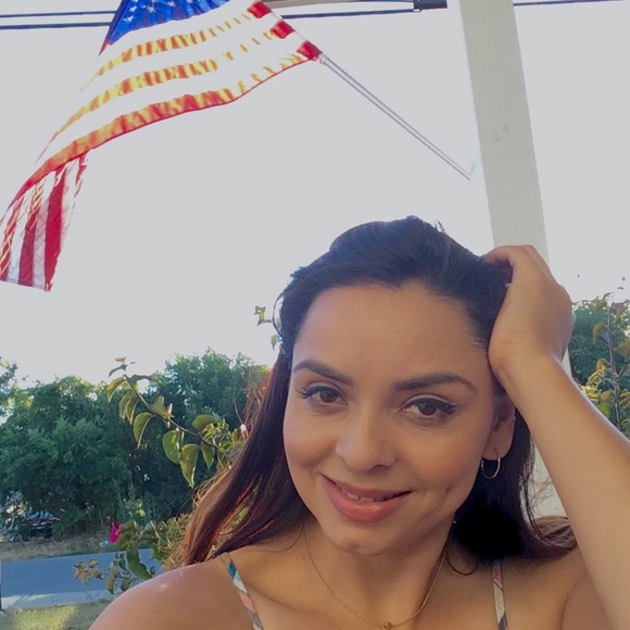 Meet your Posher, Alicia - Picture 7 of 8